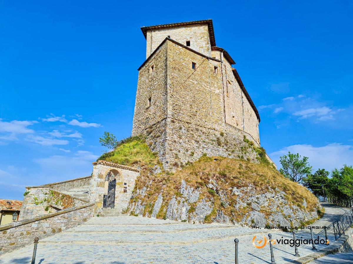 Frontone Locanda Del Castello المظهر الخارجي الصورة