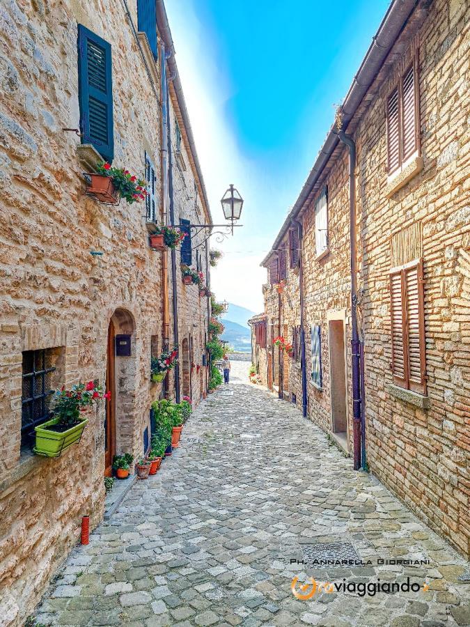 Frontone Locanda Del Castello المظهر الخارجي الصورة